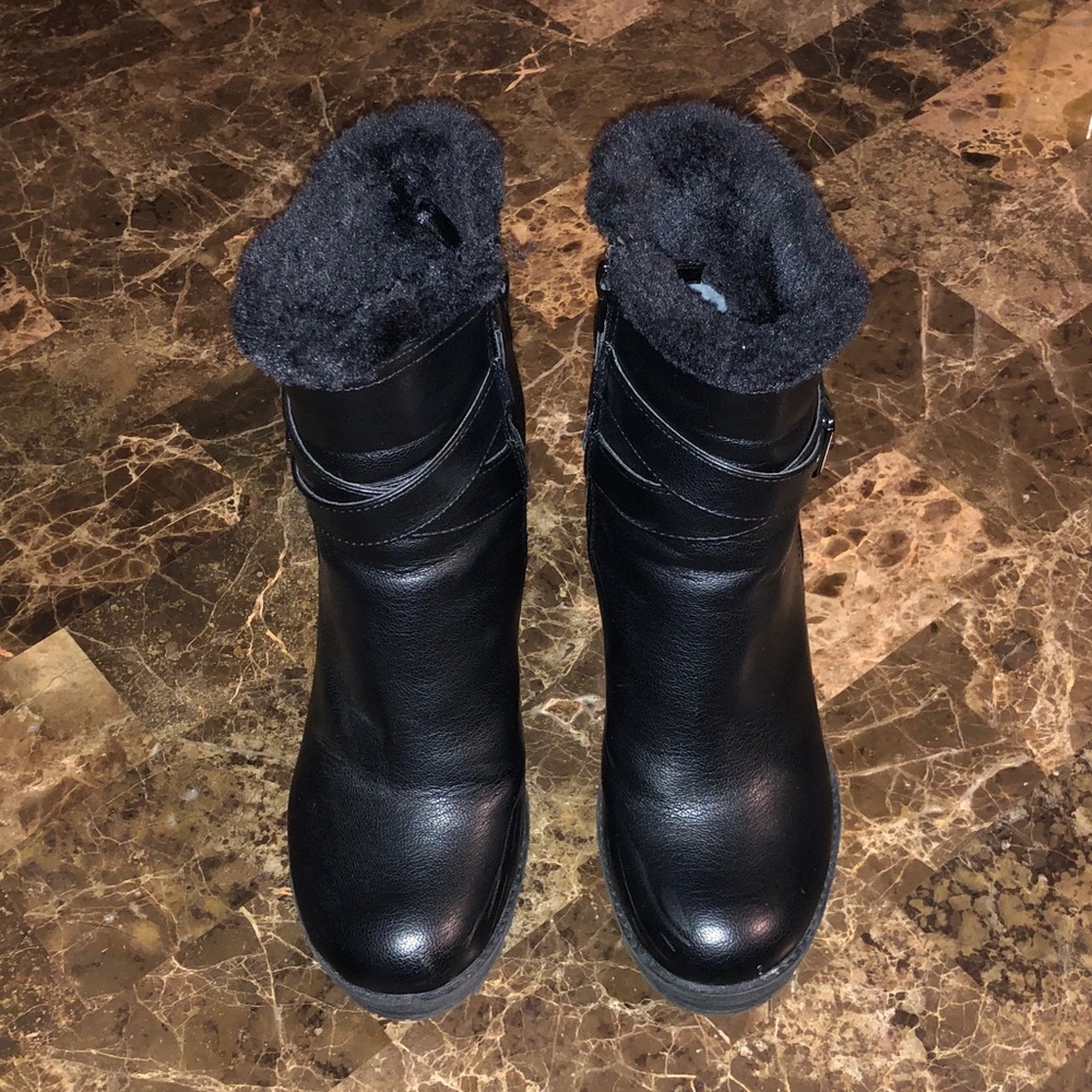 Guess Black combat boots with fur